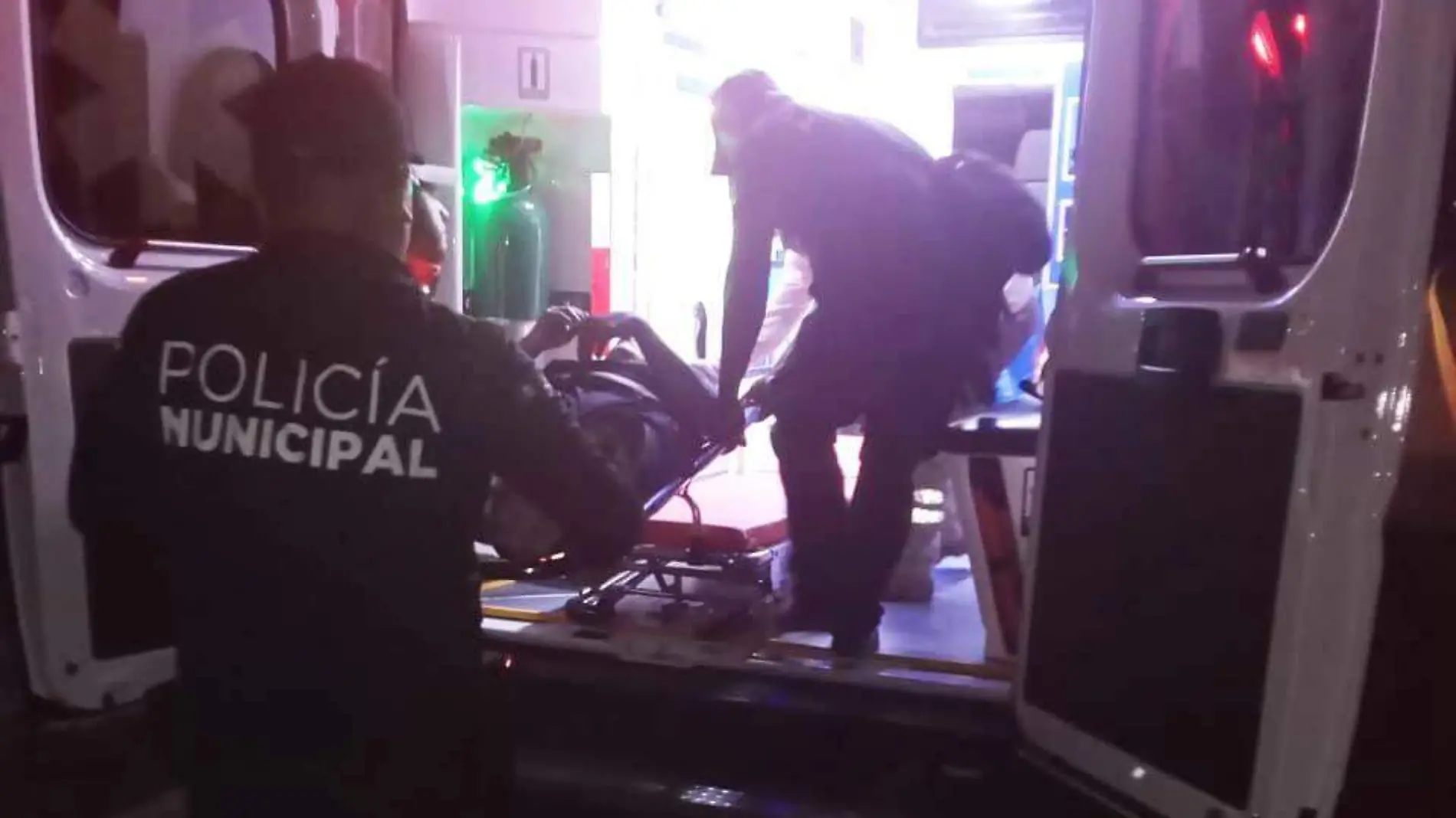 lesionado trasladado en motocicleta